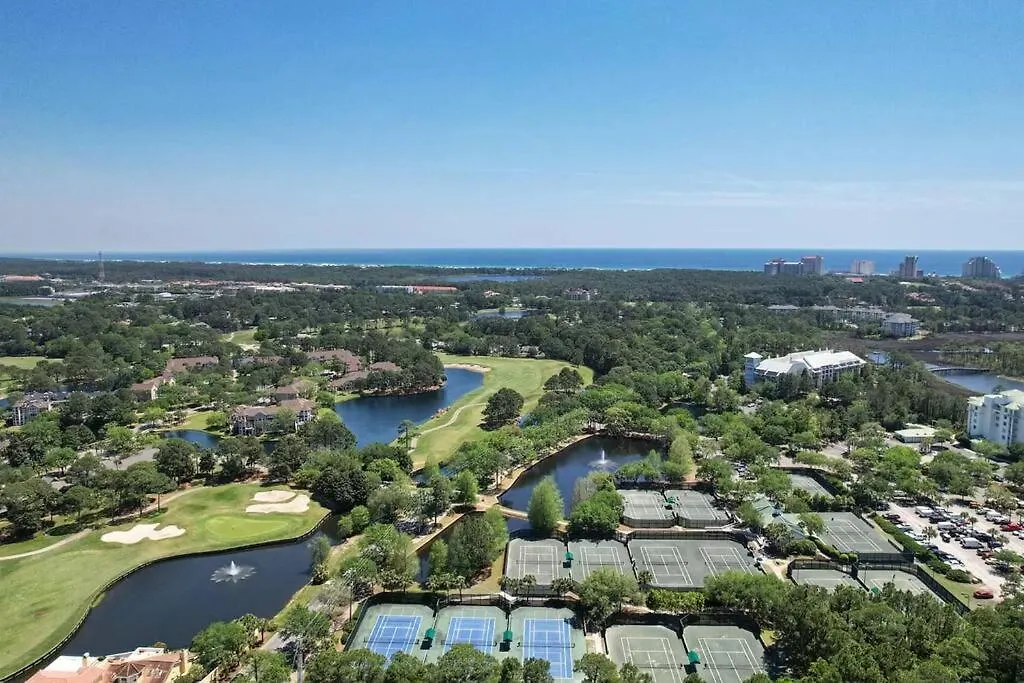 New Baytowne Bahia Breeze Pool View Apartment Destin