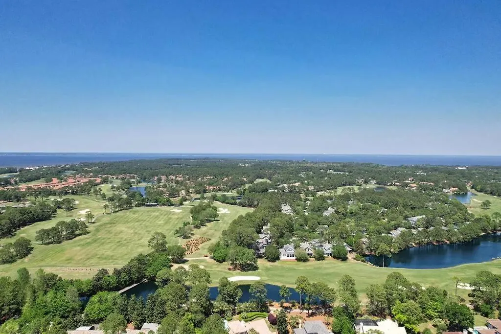 New Baytowne Bahia Breeze Pool View Apartment Destin