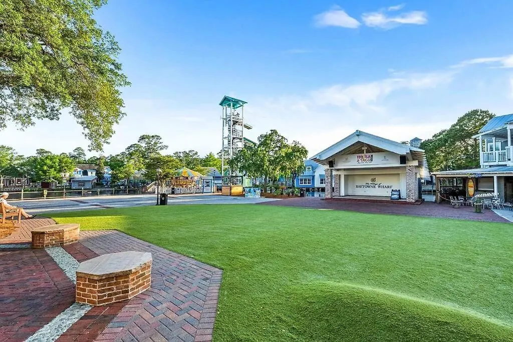 New Baytowne Bahia Breeze Pool View Apartment Destin
