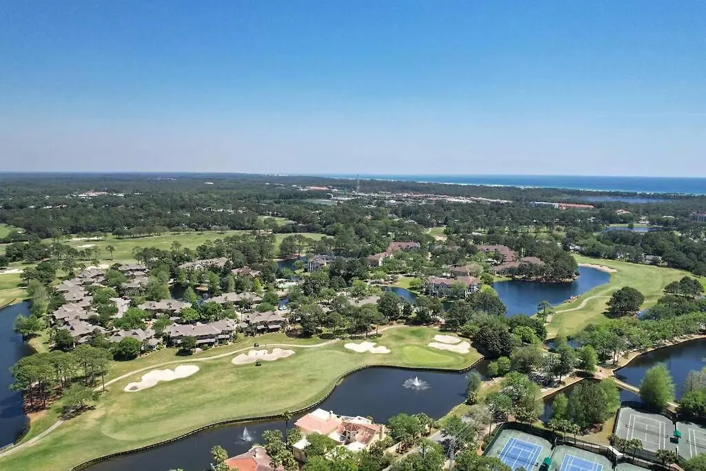 New Baytowne Bahia Breeze Pool View Apartment Destin